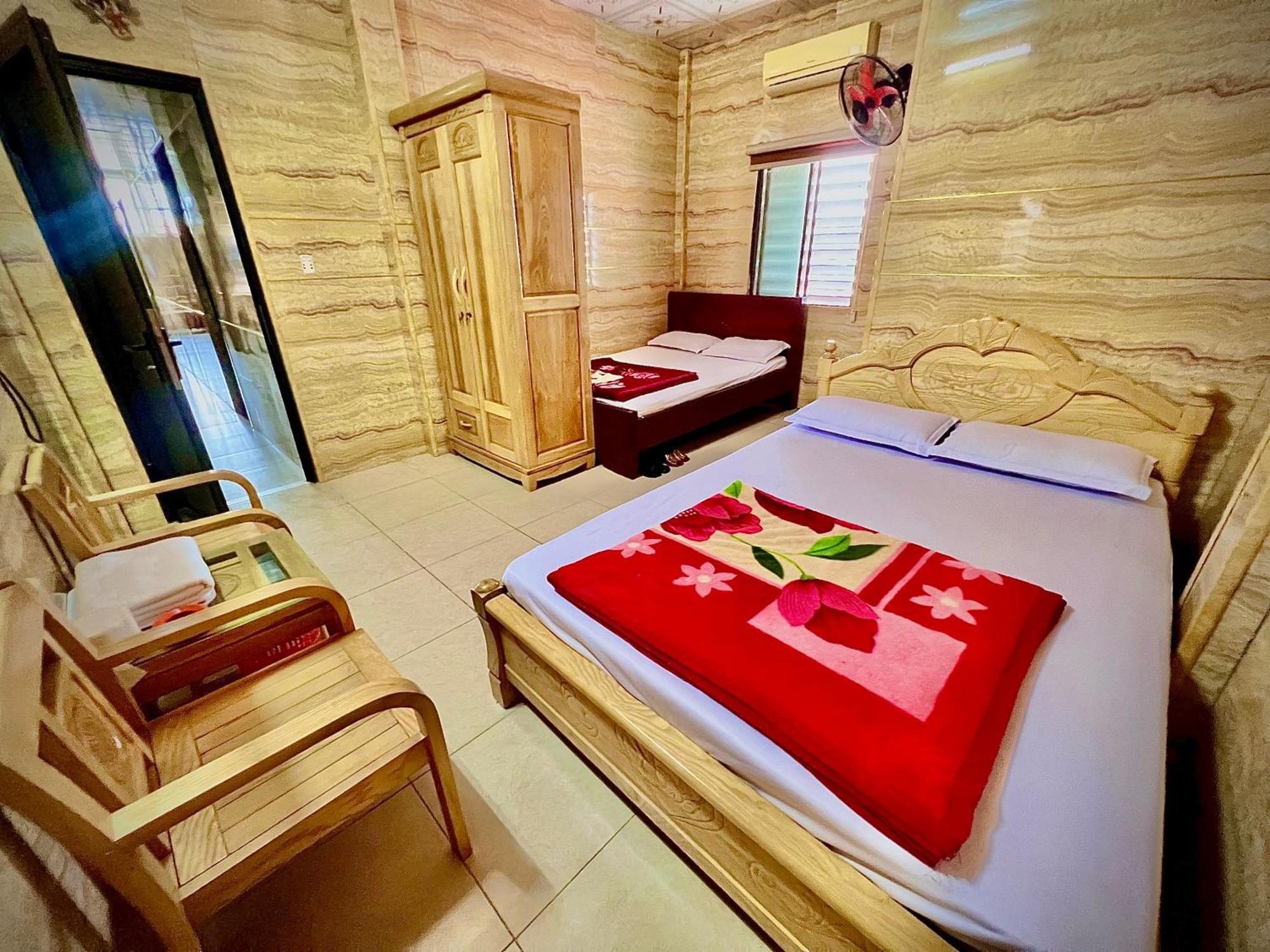 Thanh Thuy Guesthouse Dong Ha Exteriör bild