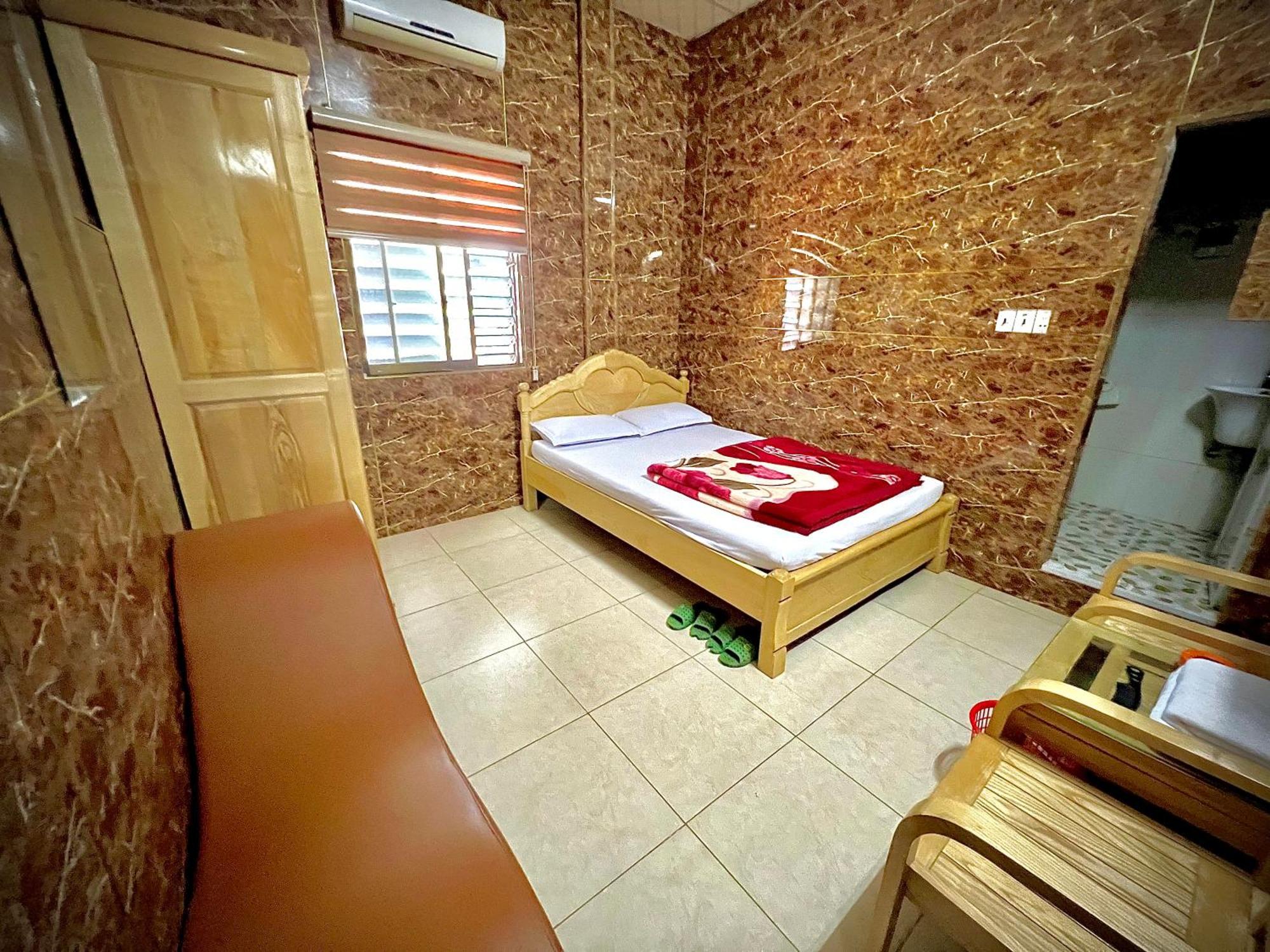 Thanh Thuy Guesthouse Dong Ha Exteriör bild
