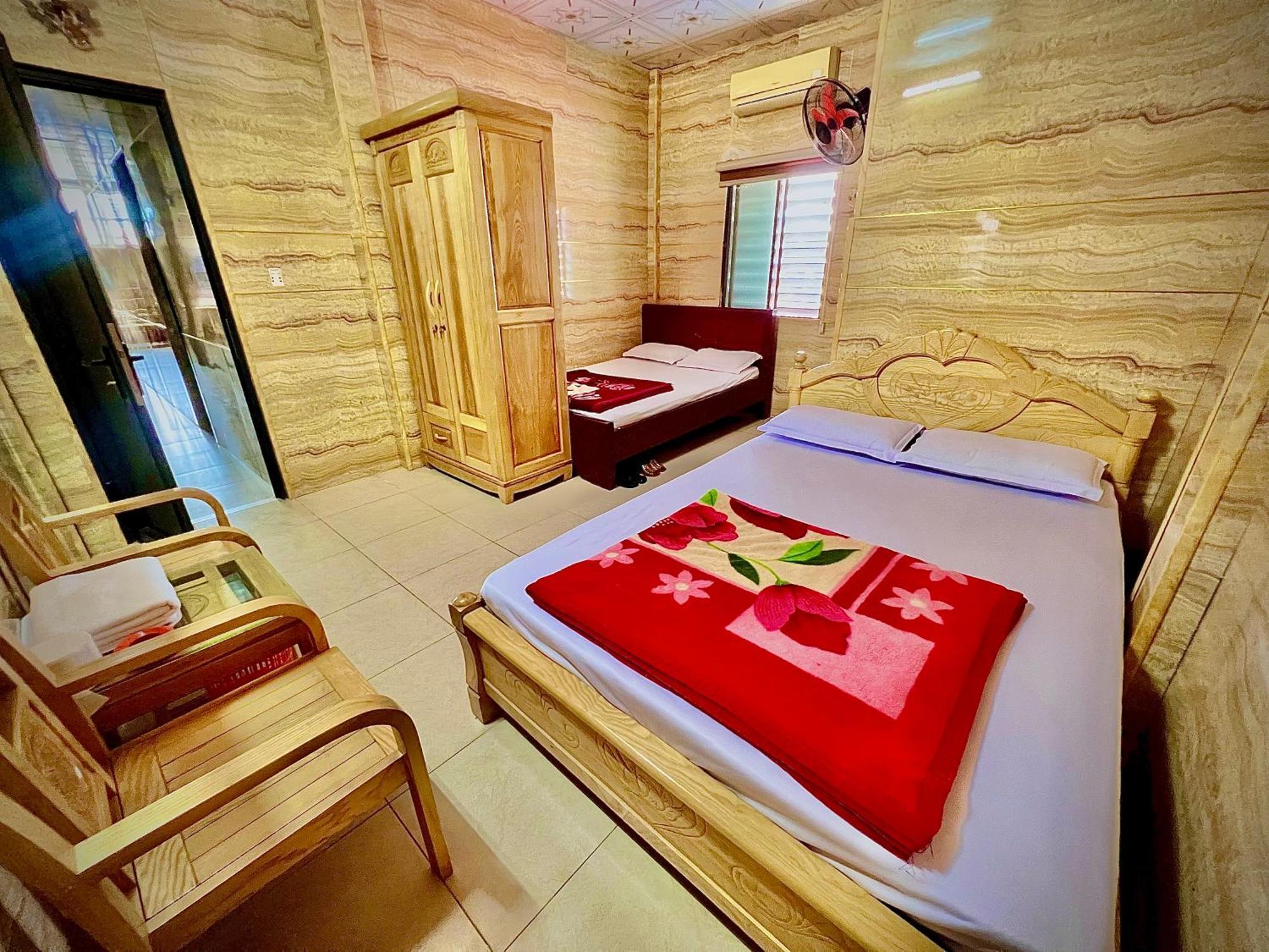 Thanh Thuy Guesthouse Dong Ha Exteriör bild